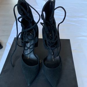 Giuseppe Zanotti Yvette 110 sz 35